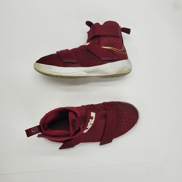 Nike LeBron Soldier 10 Team Burgundy Basketball Size 5Y 6.5 Women Shoes - Picture 6 of 16